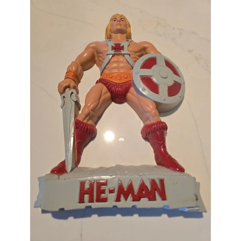 Vintage 1984 Mattel MOTU He-Man 3-D Plastic Wall Plaque – Very Good Condition